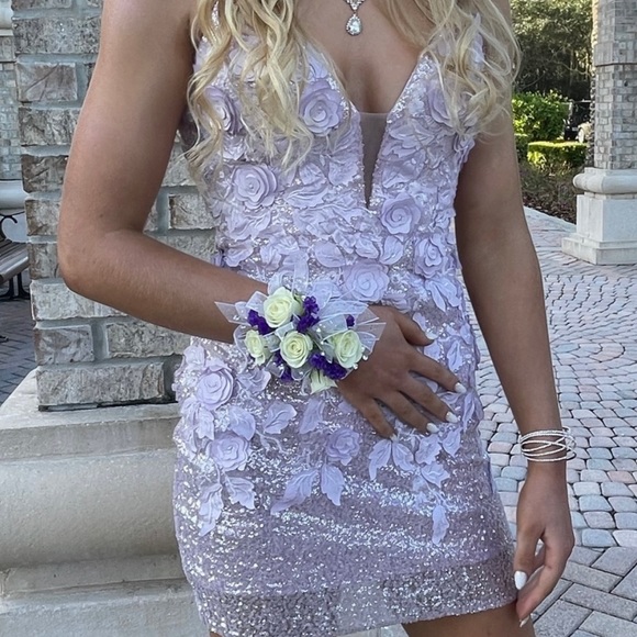 Jovani size 0 dress. It retails for $440 online. Lilac. Stunning! - Picture 9 of 11